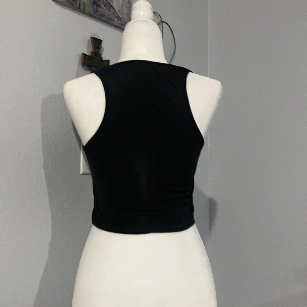 Shein. Black fitted crop top. - Picture 2 of 6